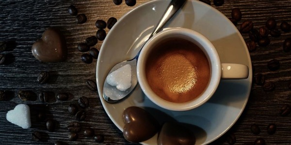 Endulzar el café, ¿necesidad o mala costumbre?